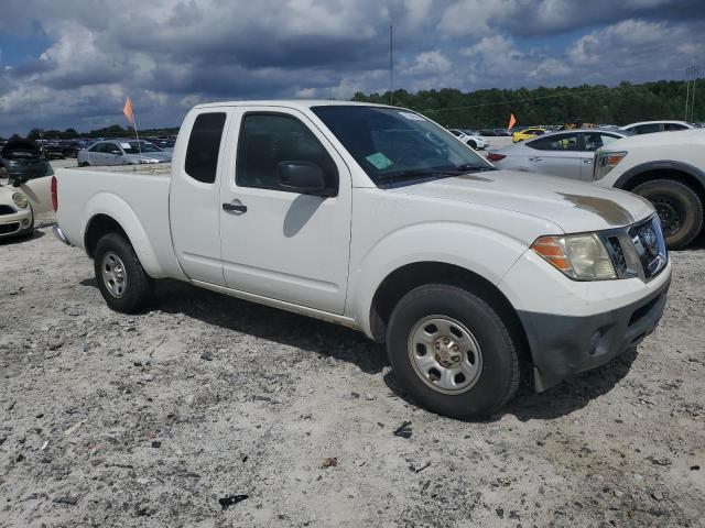 Pickups NISSAN FRONTIER 2015 White