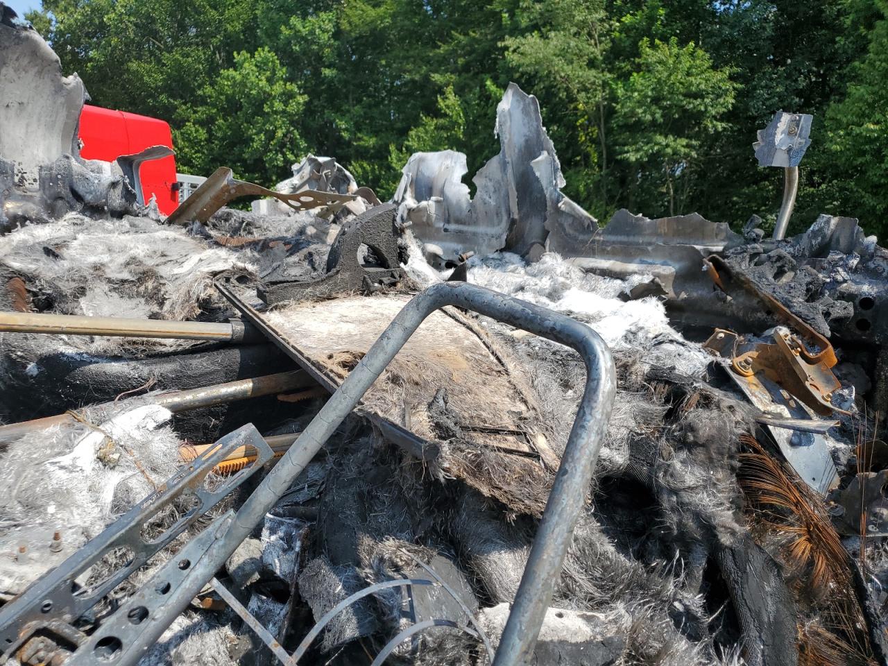 2018 Freightliner Cascadia 125 Semi Truck VIN: 3AKJGLDR0JSHU5258 Lot: 64449265