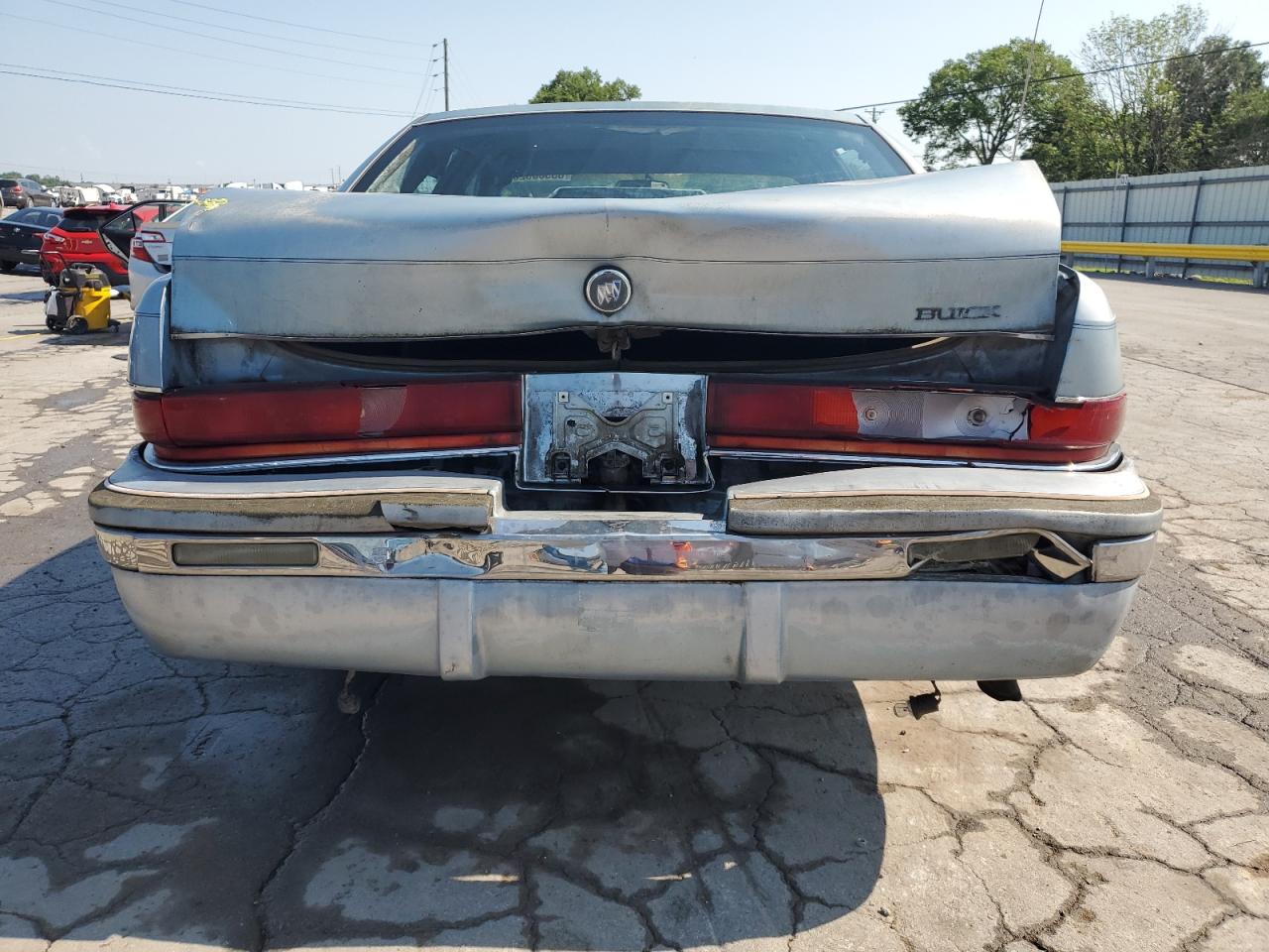1992 Buick Roadmaster Limited VIN: 1G4BT5374NR418761 Lot: 63560525