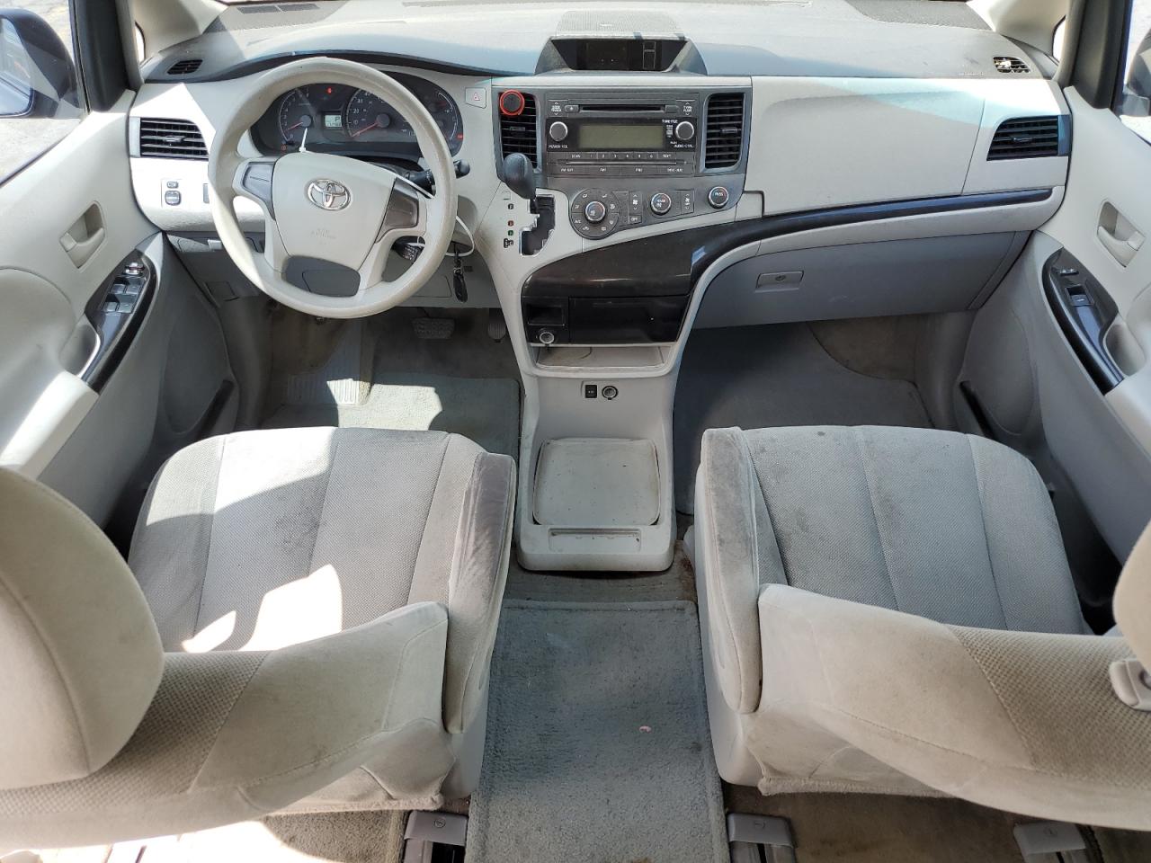 2012 Toyota Sienna VIN: 5TDZK3DCXCS198708 Lot: 62806745