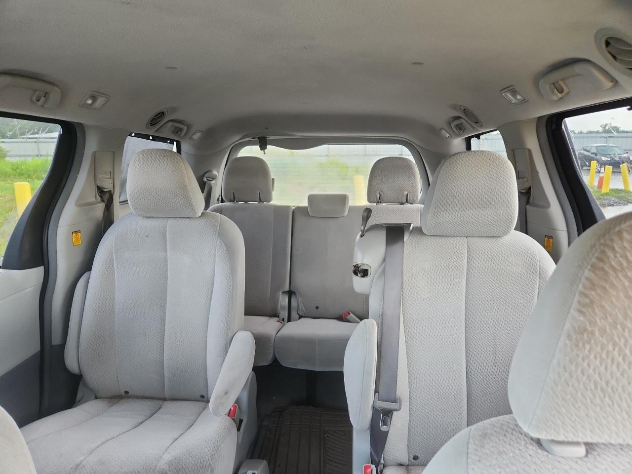 2011 Toyota Sienna Le VIN: 5TDKK3DC7BS136148 Lot: 63531105