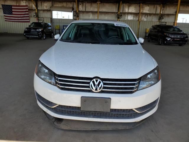 Sedans VOLKSWAGEN PASSAT 2014 Biały
