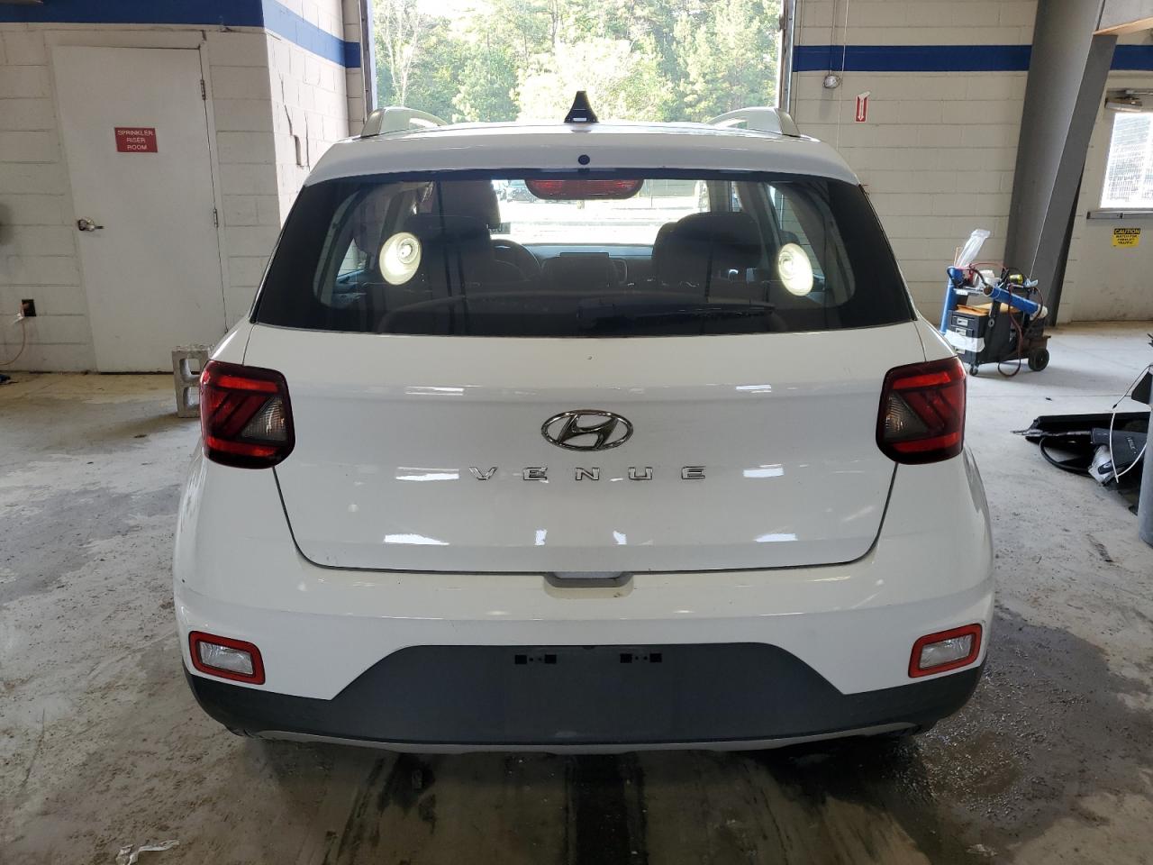 2022 Hyundai Venue Sel VIN: KMHRC8A38NU176554 Lot: 63948495