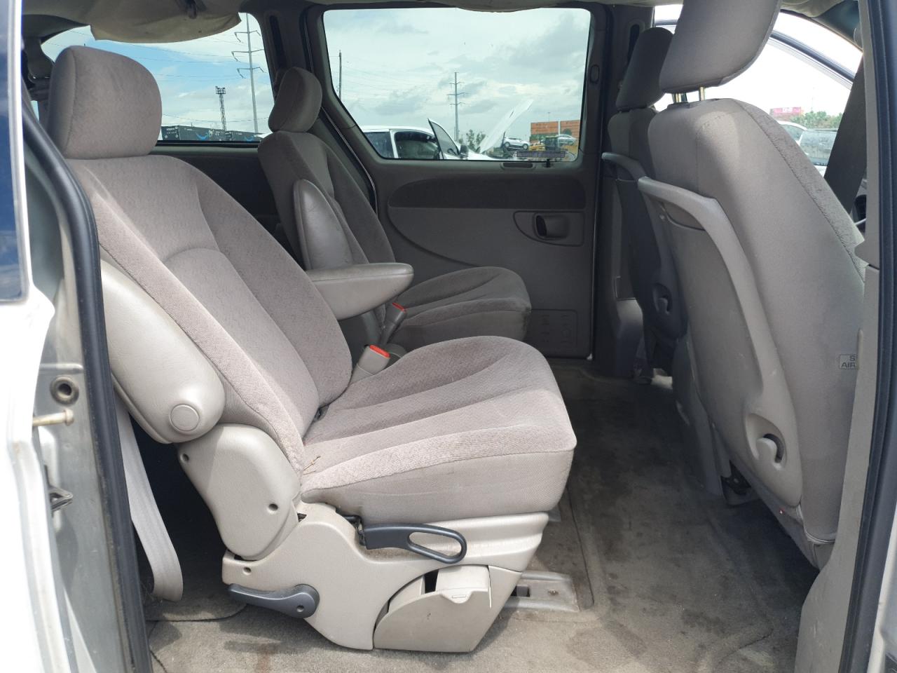 2001 Dodge Grand Caravan Ex VIN: 2B8GP74L91R292841 Lot: 64610545