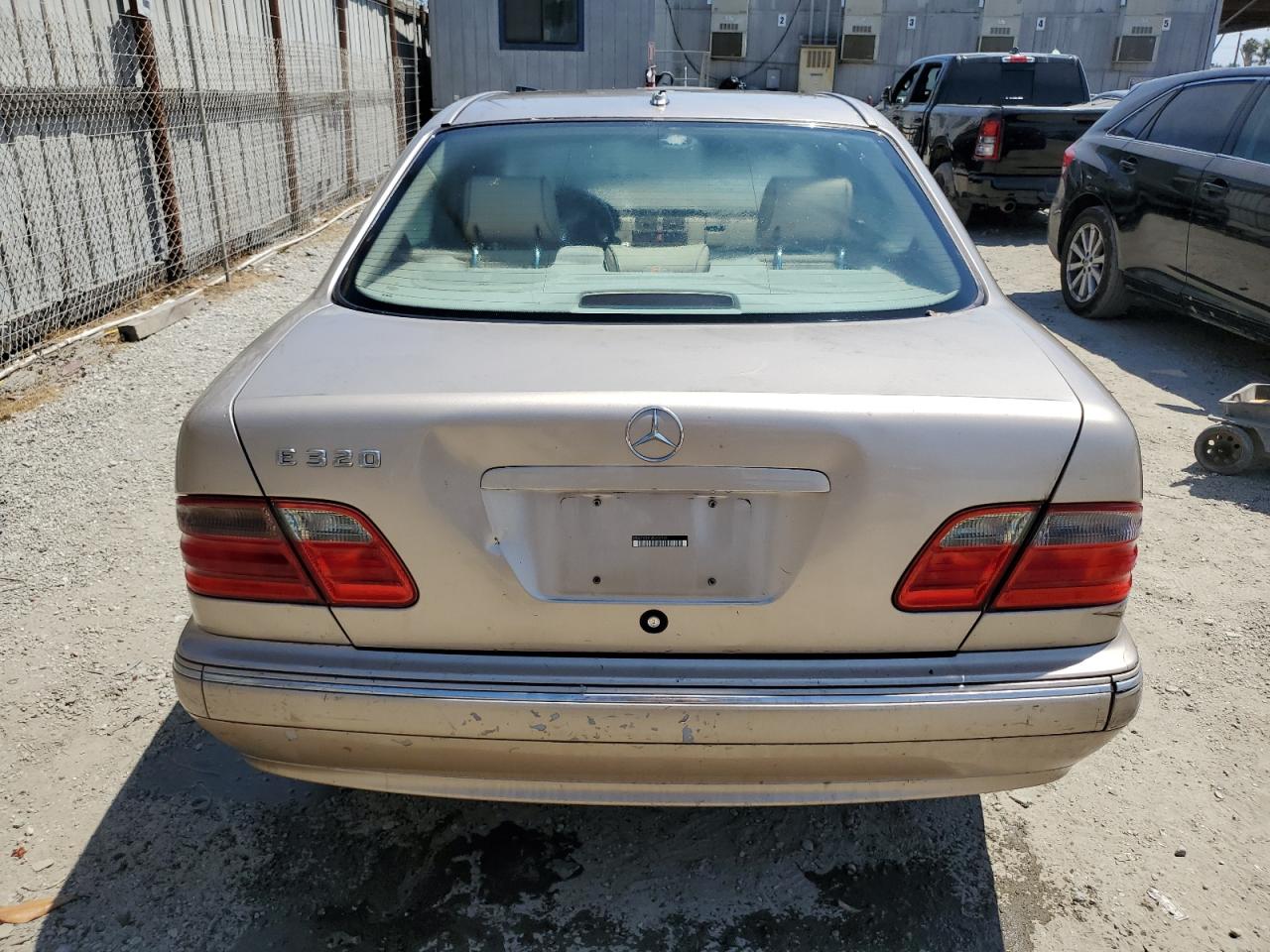 2002 Mercedes-Benz E 320 VIN: WDBJF65J72B398725 Lot: 64122445