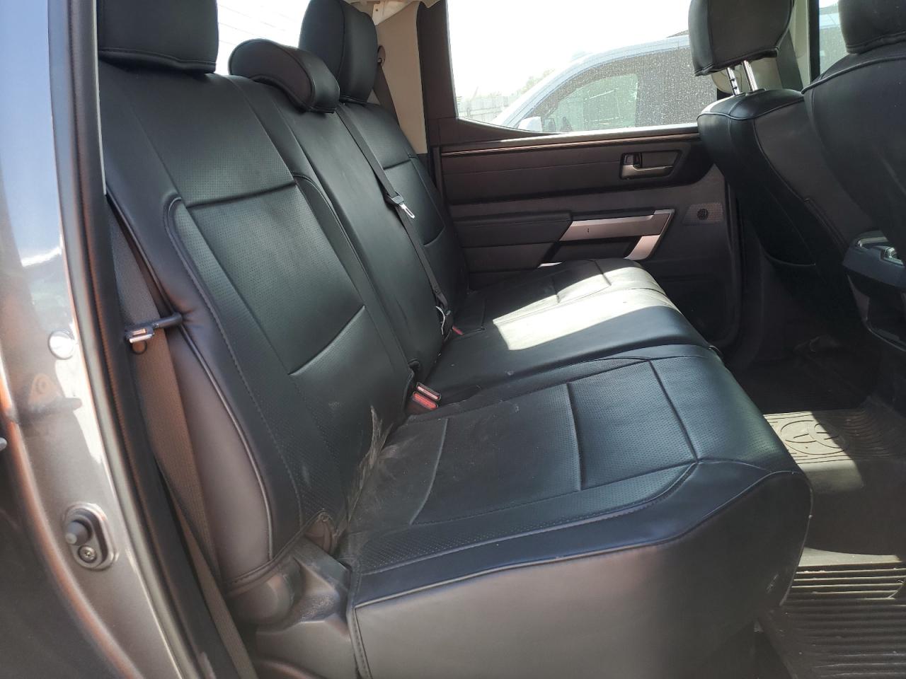 2022 Toyota Tundra Crewmax Sr VIN: 5TFLA5DBXNX055640 Lot: 63535385