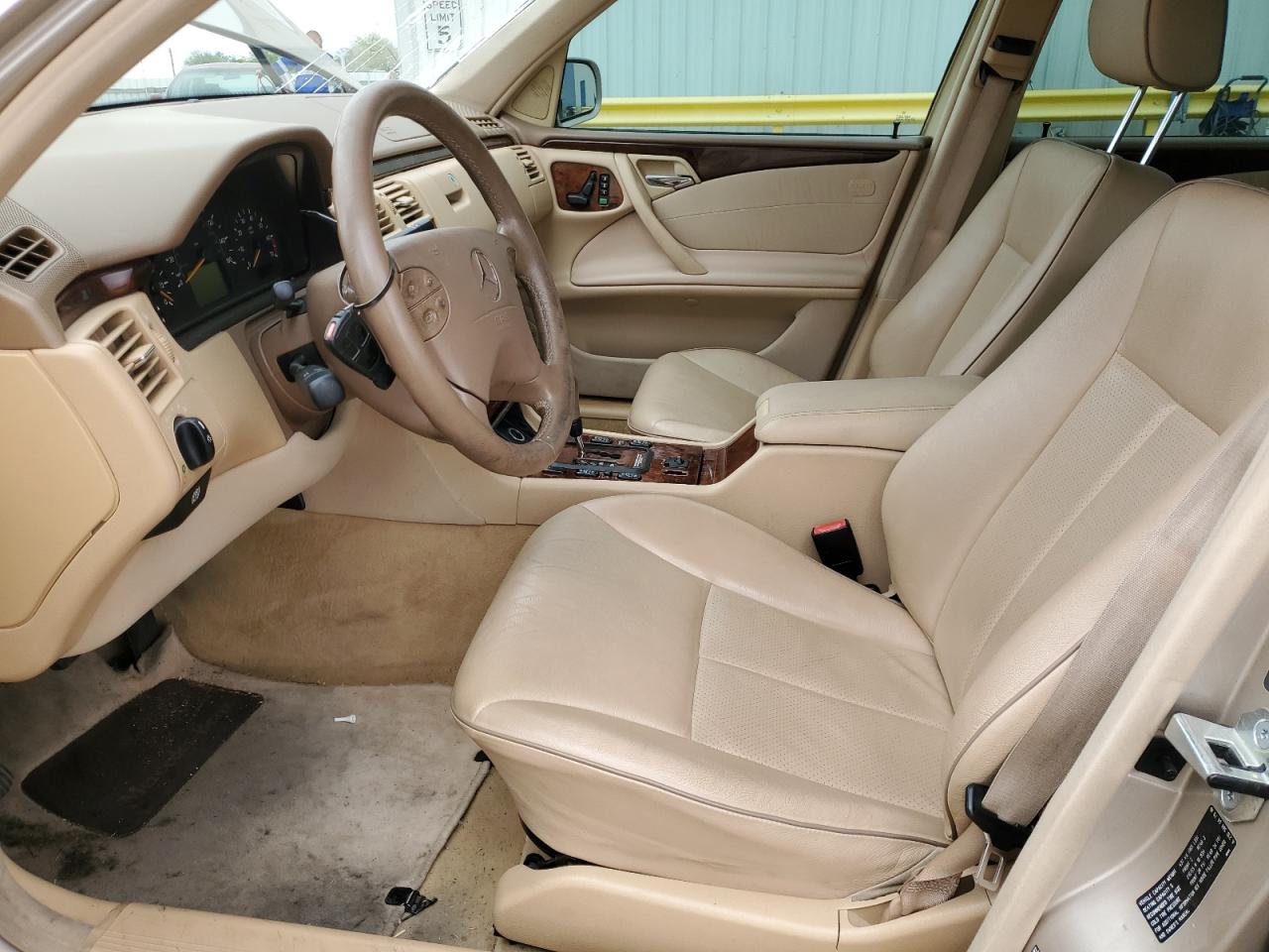 2000 Mercedes-Benz E 320 VIN: WDBJF65J3YB123538 Lot: 63645385