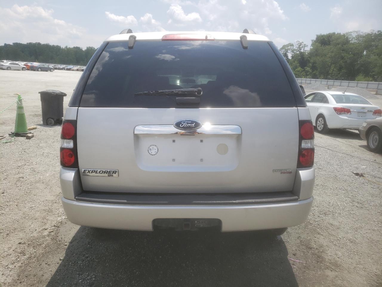 2007 Ford Explorer Xlt VIN: 1FMEU73E27UB83040 Lot: 61682415