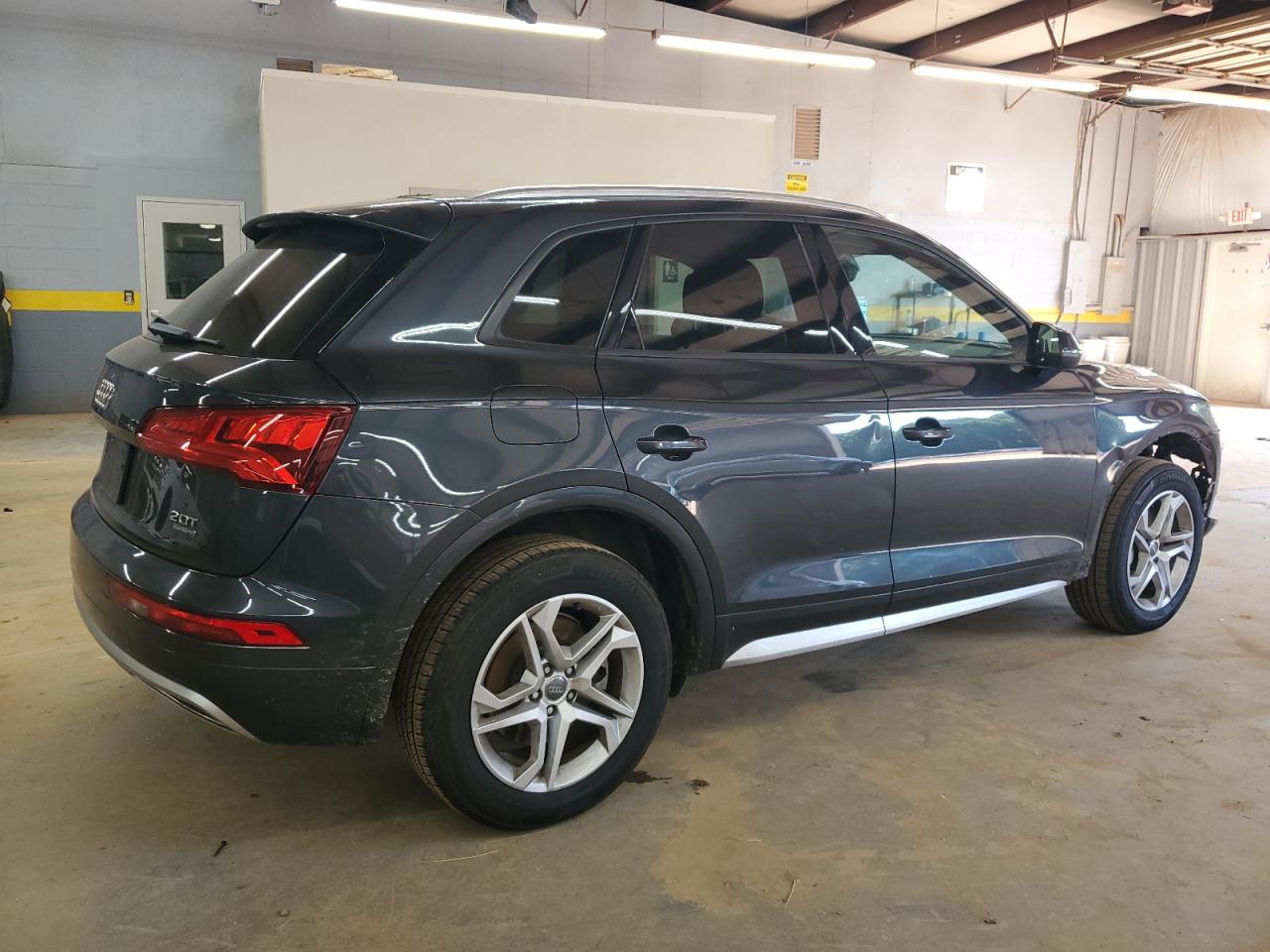wa1anafy7j2021565 WA1ANAFY7J2021565 2018 Audi Q5 Premium