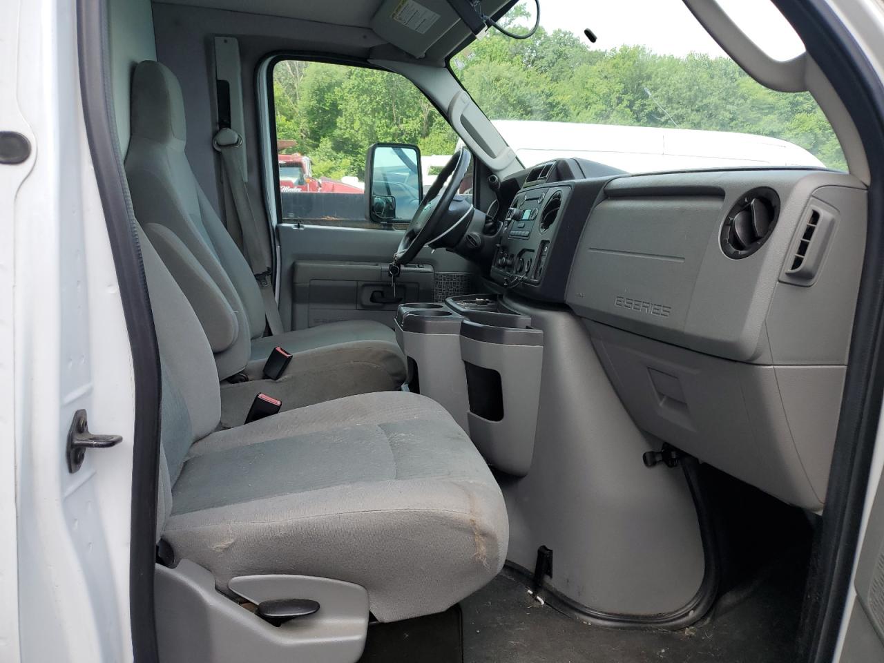 2011 Ford Econoline E450 Super Duty Cutaway Van VIN: 1FDXE4FS2BDA86872 Lot: 63217505