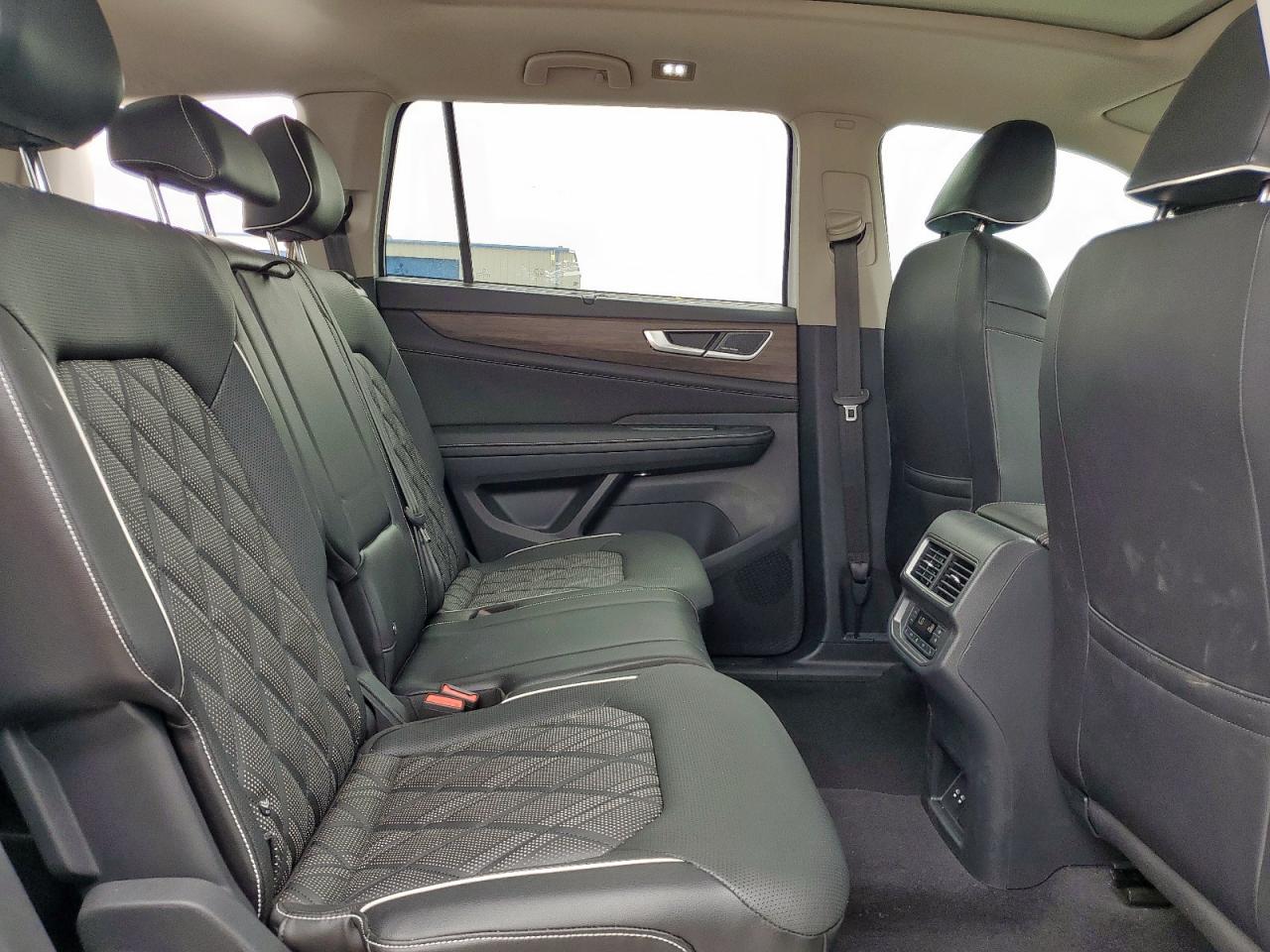 2024 Volkswagen Atlas Sel Premium R-Line VIN: 1V2FR2CA1RC585553 Lot: 63325225
