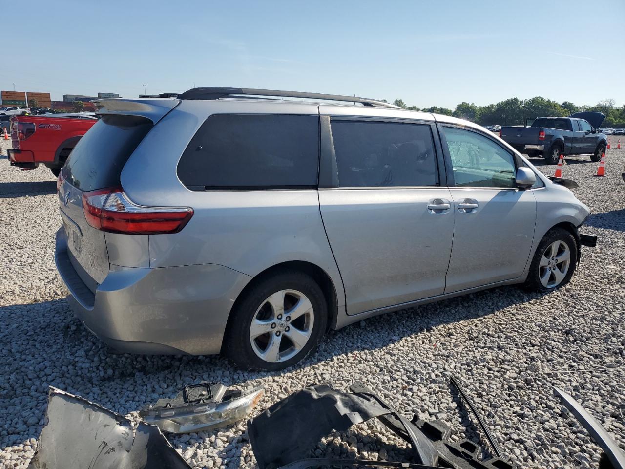 2015 Toyota Sienna Le VIN: 5TDKK3DCXFS571722 Lot: 65036005