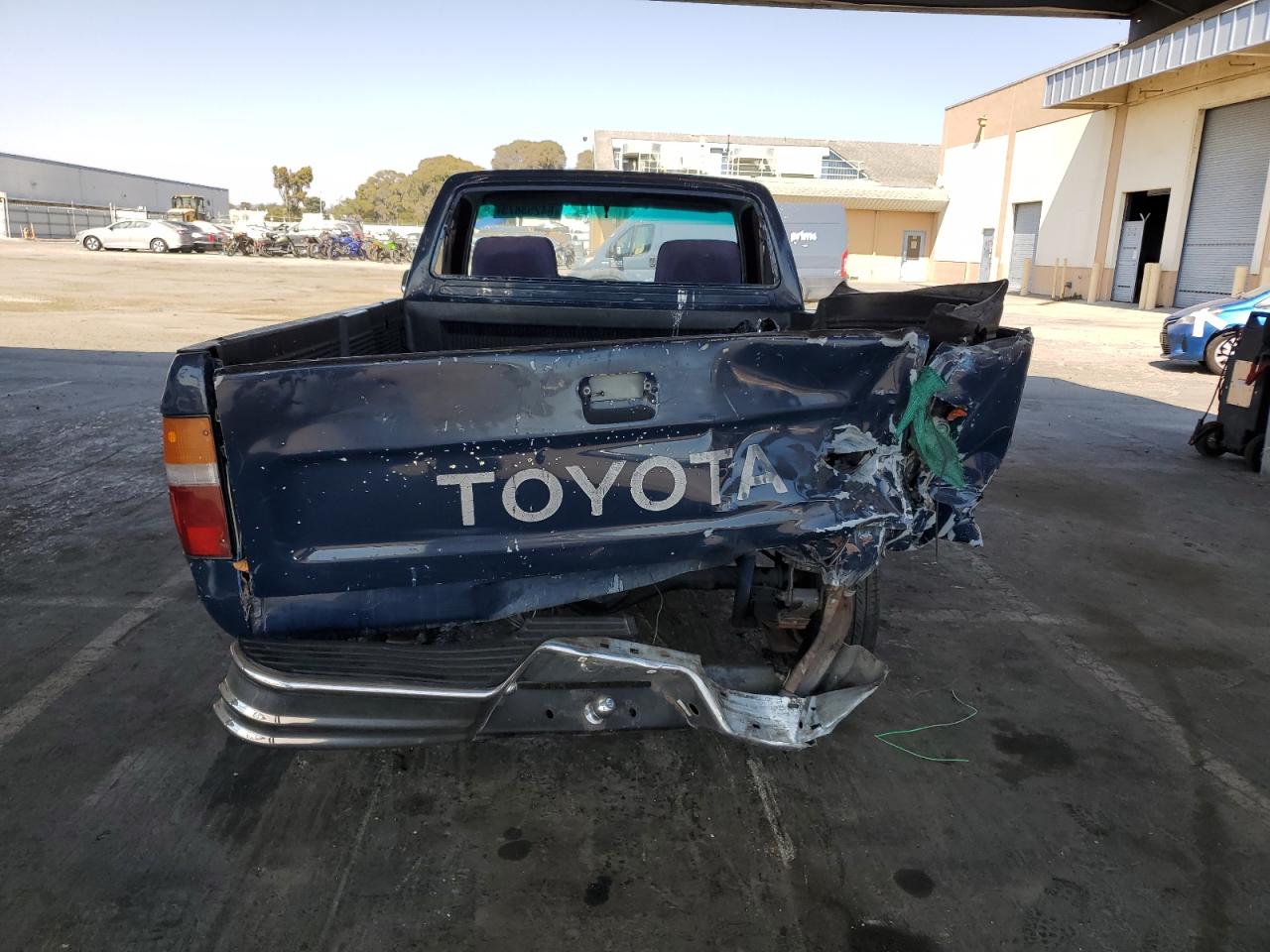 1990 Toyota Pickup 1/2 Ton Short Wheelbase VIN: JT4RN81A2L0052829 Lot: 64253875