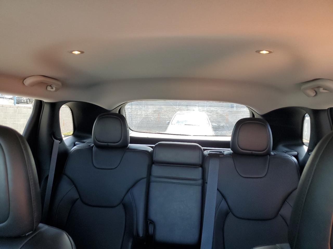 2019 Jeep Cherokee Overland VIN: 1C4PJMJX0KD249604 Lot: 66369745