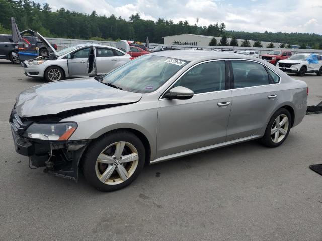 Sedans VOLKSWAGEN PASSAT 2012 Srebrny