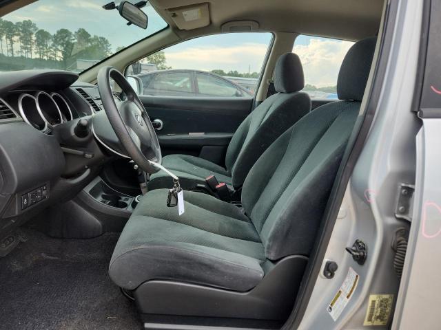 Hatchbacks NISSAN VERSA 2012 Srebrny