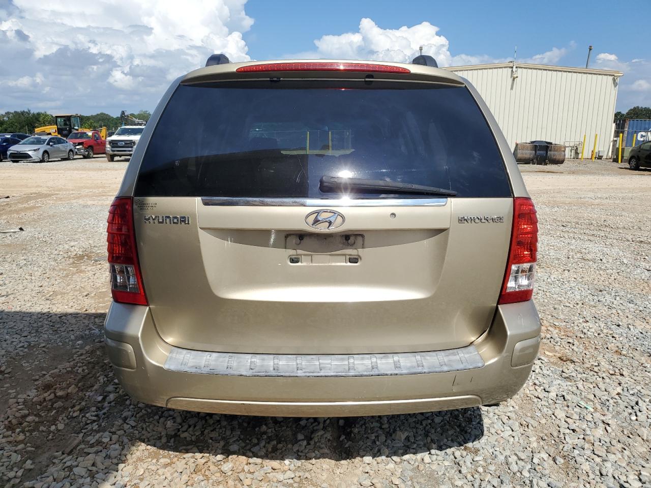 2007 Hyundai Entourage Gls VIN: KNDMC233876013872 Lot: 64031265
