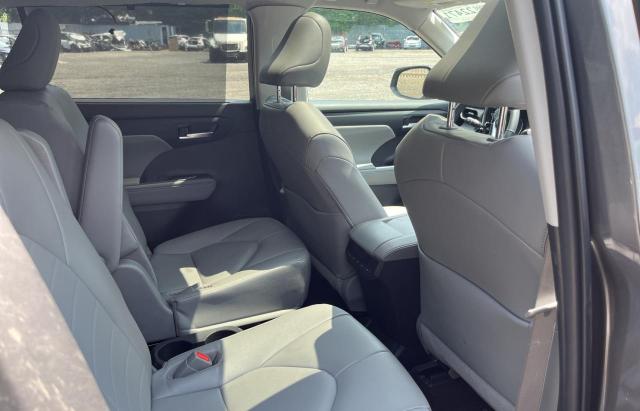  TOYOTA HIGHLANDER 2023 Серебристый