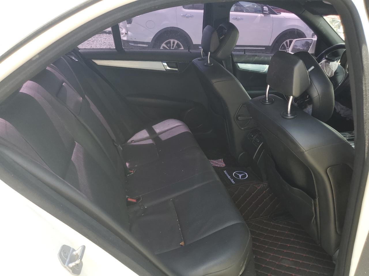 2011 Mercedes-Benz C 300 VIN: WDDGF5EB1BA513832 Lot: 64327255