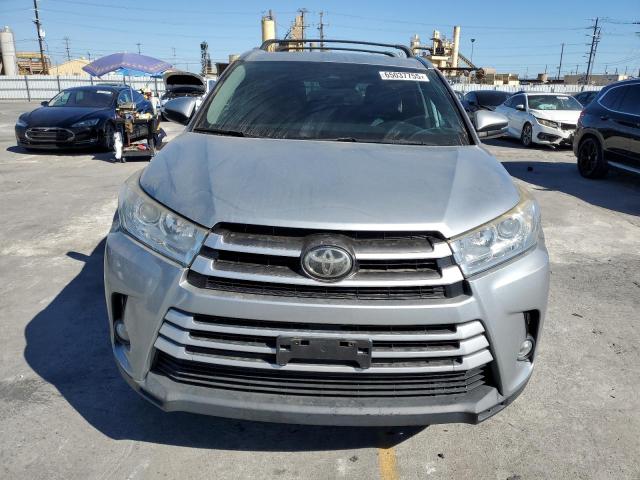  TOYOTA HIGHLANDER 2017 Silver