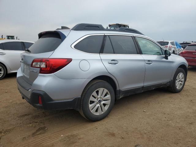  SUBARU OUTBACK 2018 Srebrny