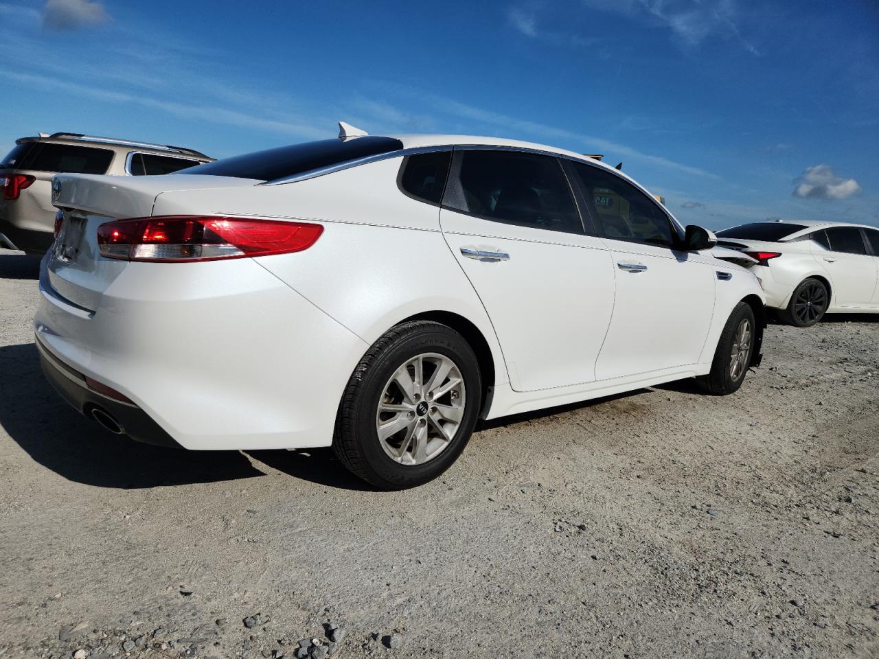 2016 Kia Optima Lx VIN: KNAGT4L30G5073186 Lot: 64937475
