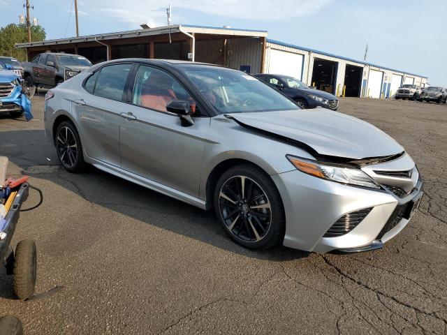  TOYOTA CAMRY 2019 Srebrny