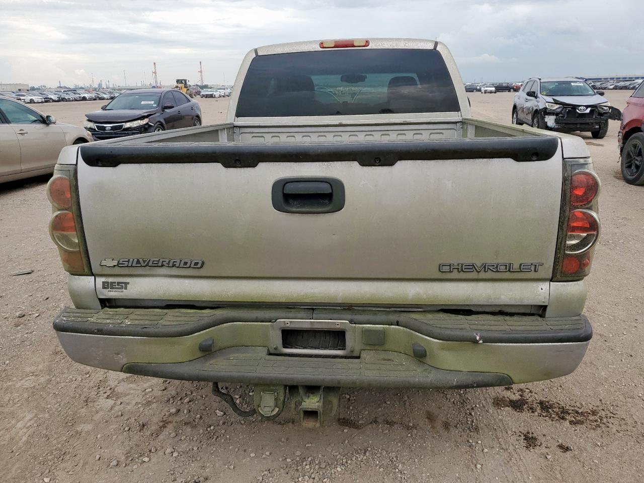 2005 Chevrolet Silverado C1500 VIN: 2GCEC19T251302224 Lot: 65611975