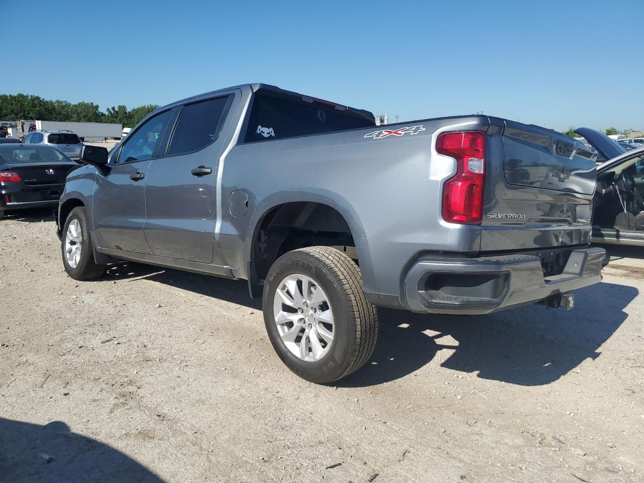 2021 Chevrolet Silverado K1500 Custom VIN: 3GCPYBEK1MG329692 Lot: 64009655