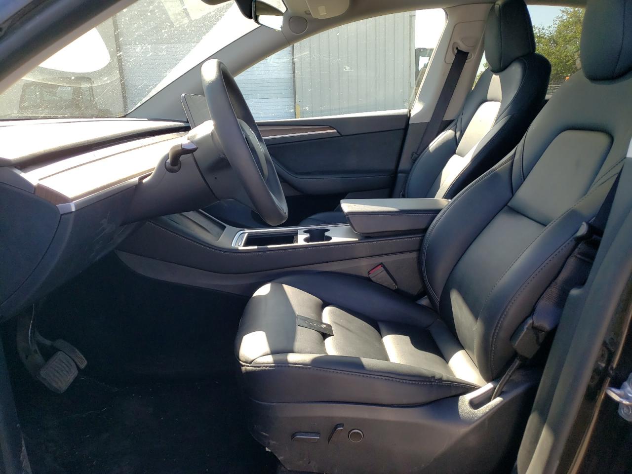 2024 Tesla Model Y VIN: 7SAYGAEE9RF085558 Lot: 64665165