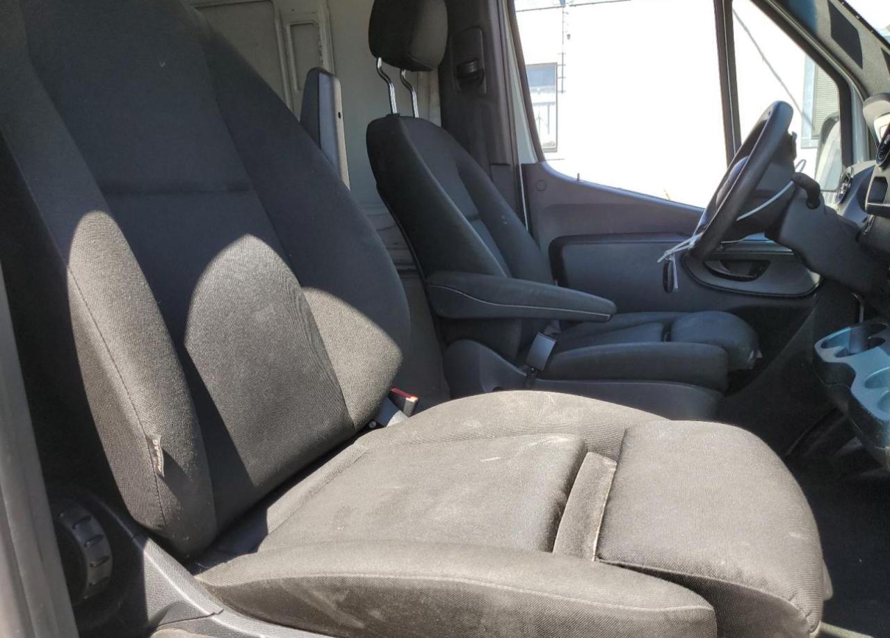 WD4PF1ED8KT015562 2019 Mercedes-Benz Sprinter 2500/3500