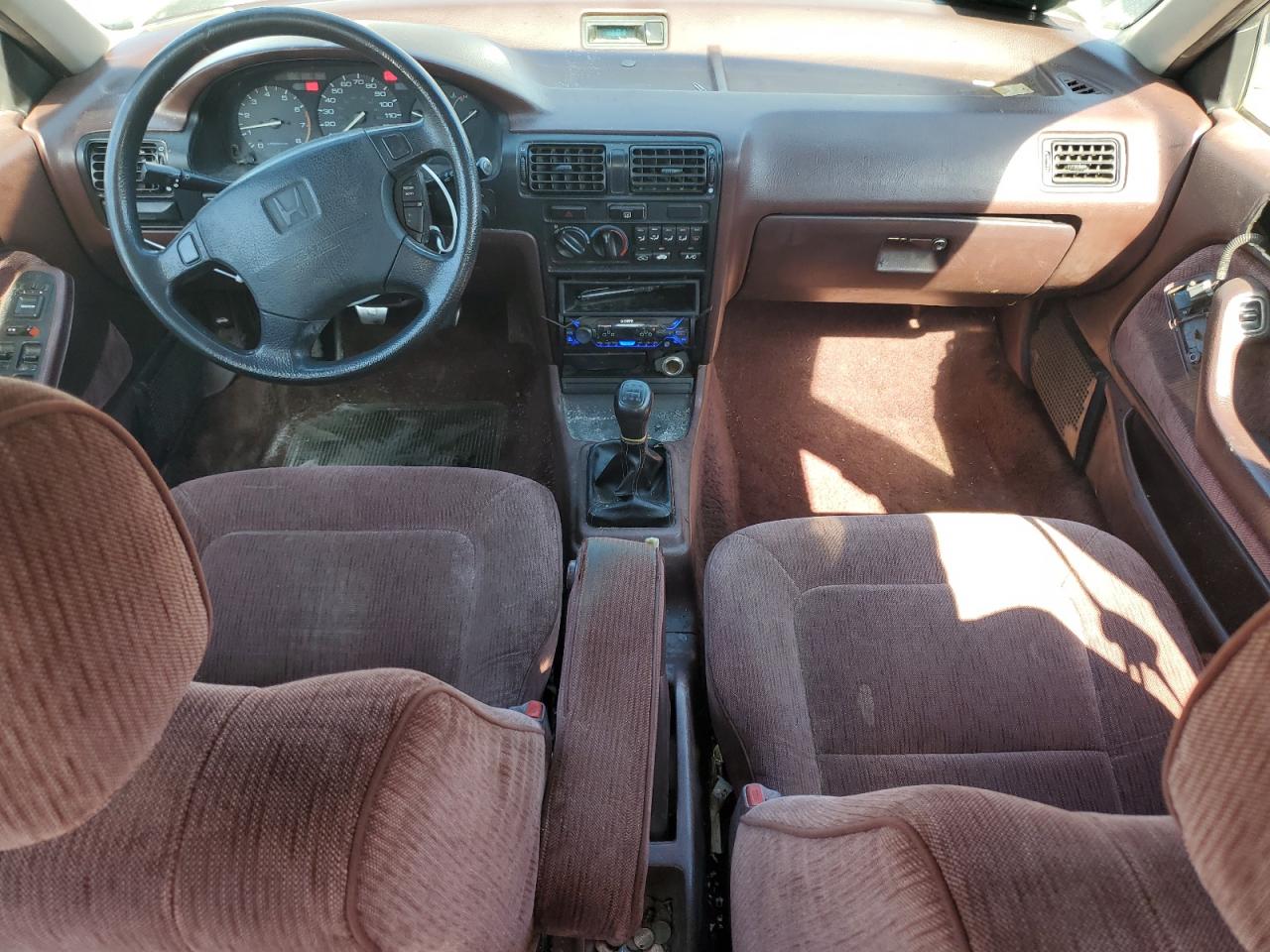 1992 Honda Accord Lx VIN: 1HGCB7552NA176443 Lot: 62196415