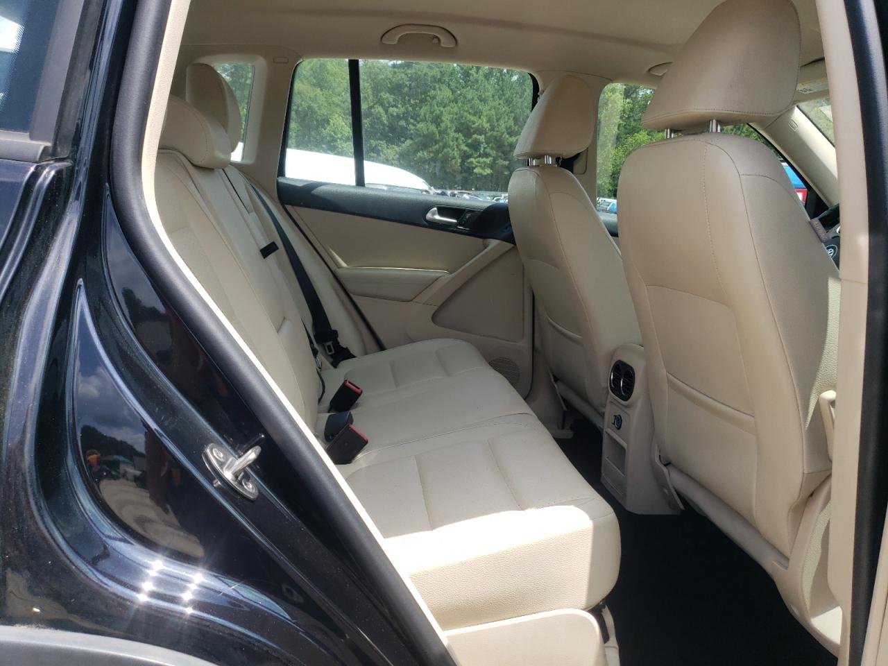 2016 Volkswagen Tiguan S VIN: WVGAV7AX9GW597288 Lot: 64007605