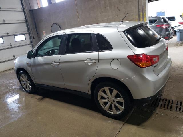  MITSUBISHI OUTLANDER 2015 Srebrny
