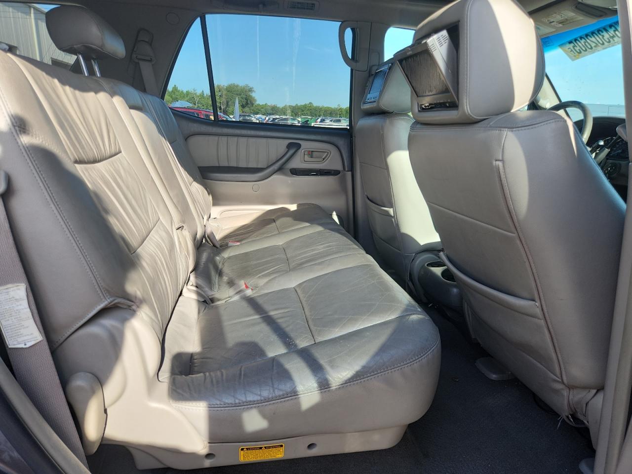 2005 Toyota Sequoia Limited VIN: 5TDZT38A55S240145 Lot: 64302605