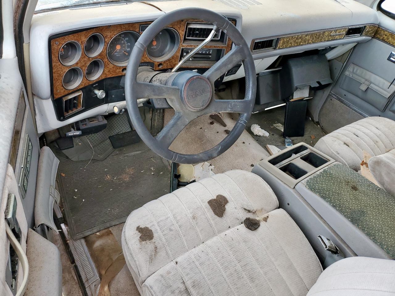 1991 GMC Suburban R15 Conventional VIN: 1GKER16C5MF505204 Lot: 62794065