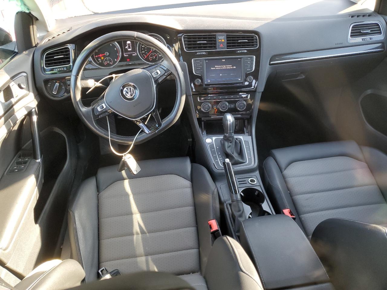 2017 Volkswagen Golf S VIN: 3VW217AU4HM063768 Lot: 63298695