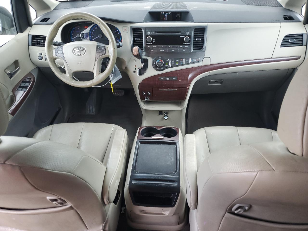 2011 Toyota Sienna Xle VIN: 5TDYK3DC5BS085873 Lot: 65537305