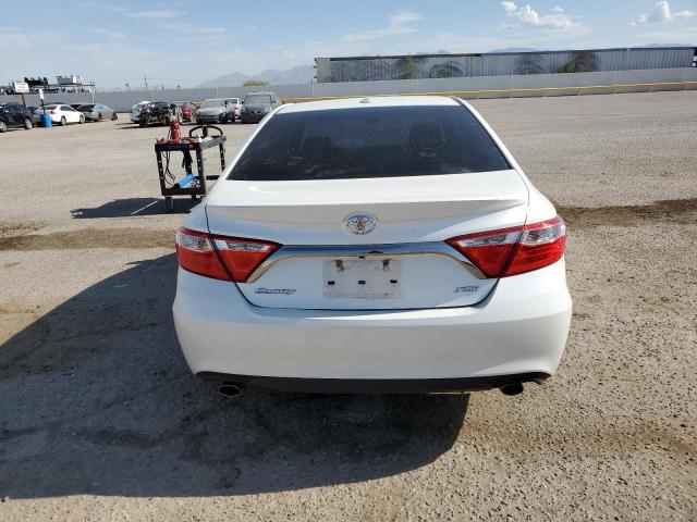  TOYOTA CAMRY 2015 Белы