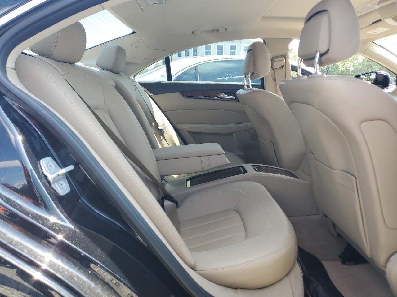 2012 Mercedes-Benz Cls 550 VIN: WDDLJ7DB4CA018049 Lot: 64608225