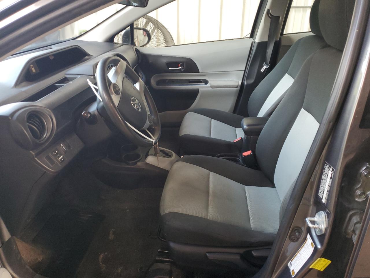 2013 Toyota Prius C VIN: JTDKDTB32D1554131 Lot: 65233155