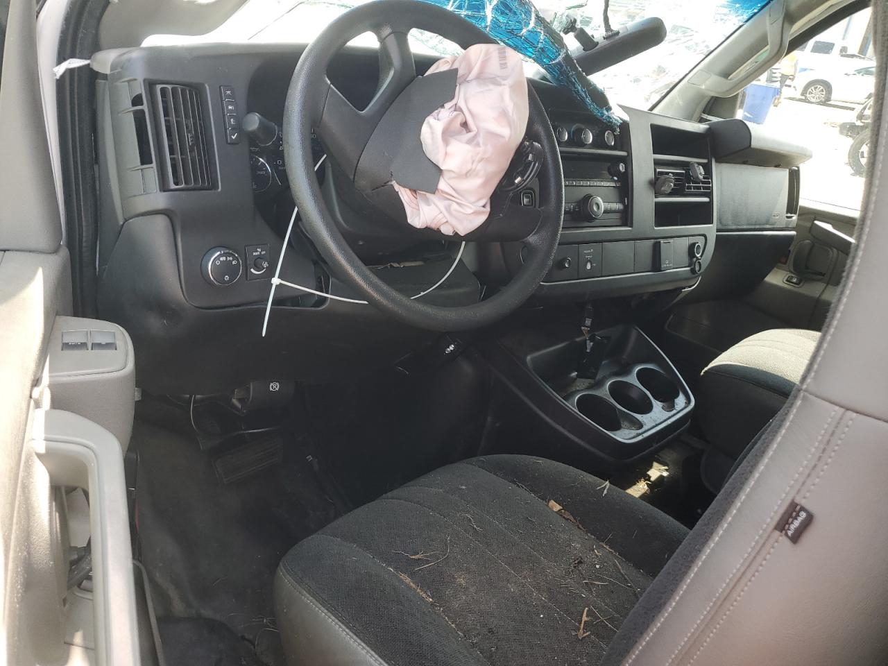 2020 Chevrolet Express G2500 VIN: 1GCWGAFG9L1178133 Lot: 64742295