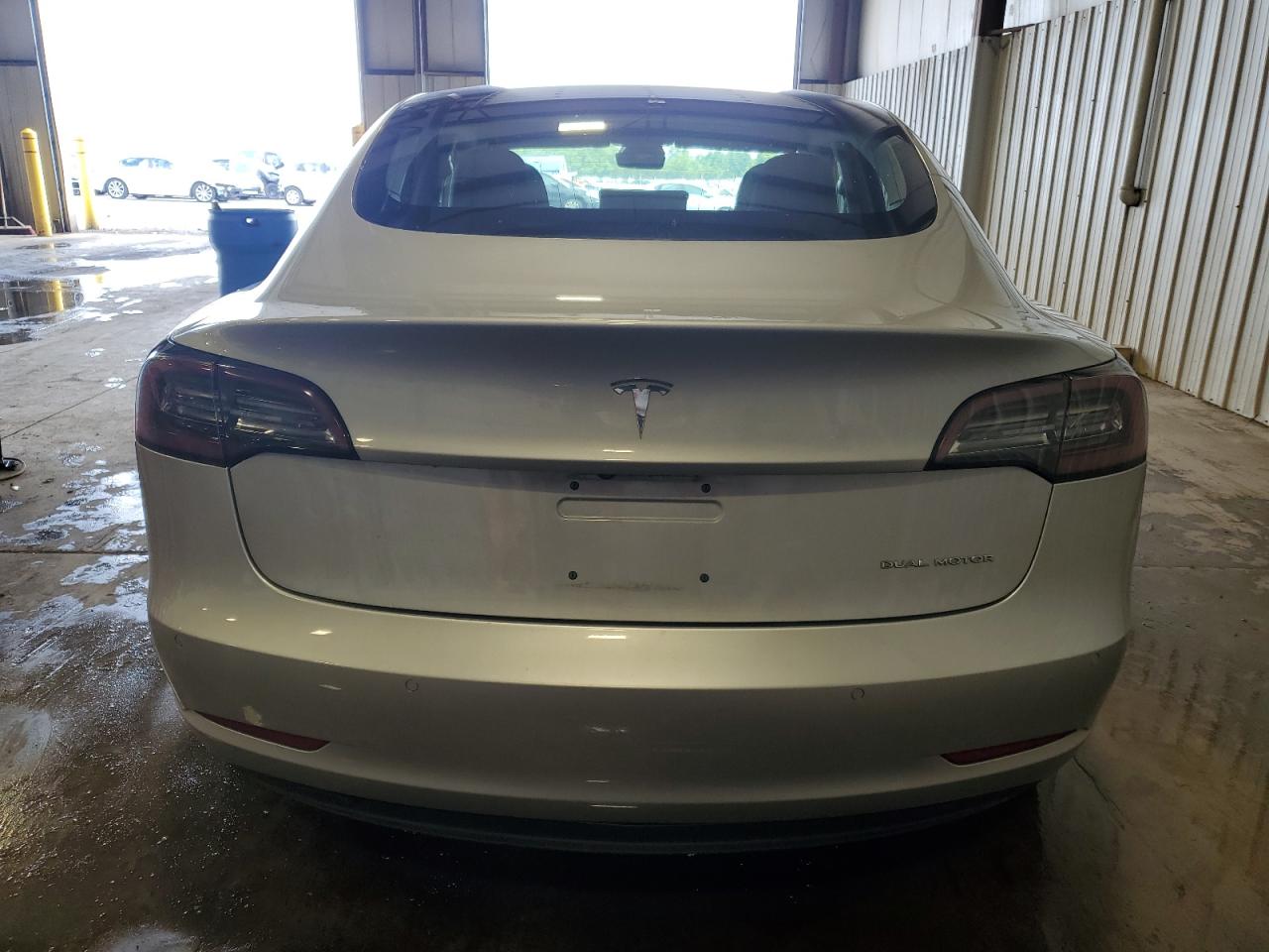 2018 Tesla Model 3 VIN: 5YJ3E1EB2JF121470 Lot: 64447215
