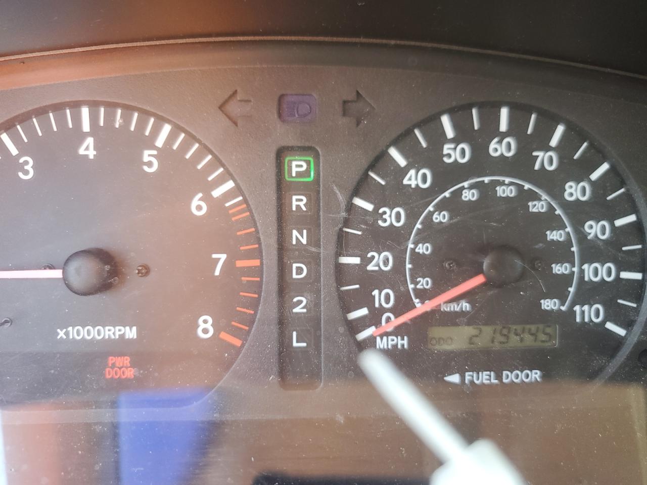 2000 Toyota Sienna Le VIN: 4T3ZF13C5YU277803 Lot: 65290255