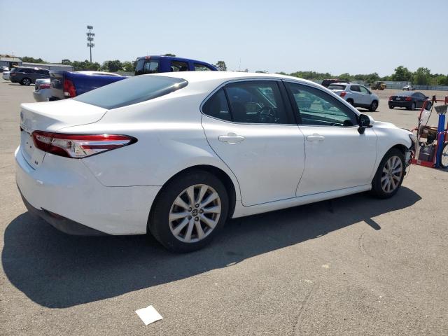  TOYOTA CAMRY 2018 Белы