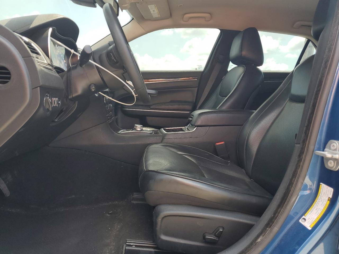 2022 Chrysler 300 Touring L VIN: 2C3CCADG8NH236811 Lot: 66119835