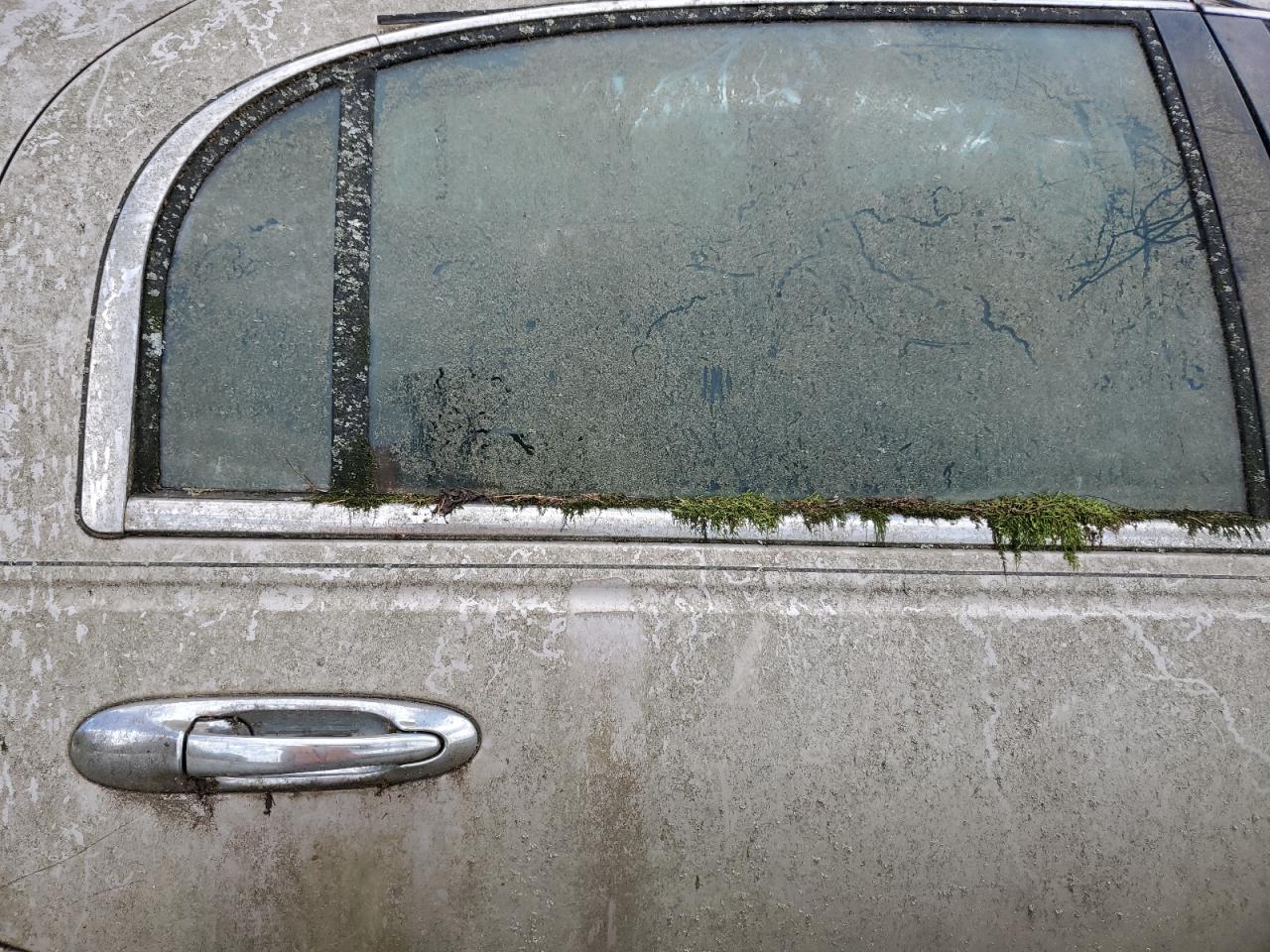 2000 Lincoln Town Car Signature VIN: 1LNHM82W7YY799923 Lot: 65882375