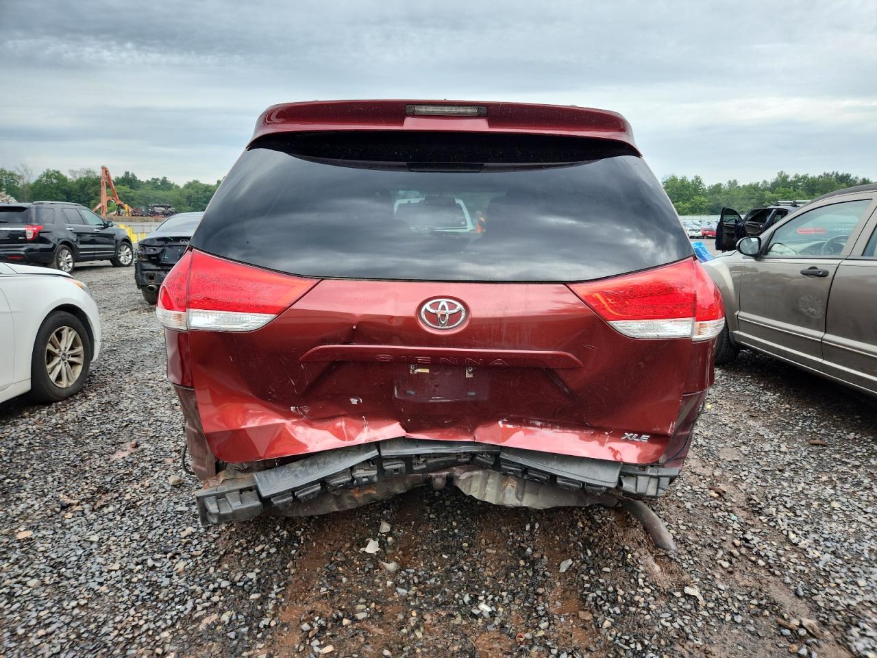 2011 Toyota Sienna Xle VIN: 5TDYK3DC0BS119640 Lot: 64213585