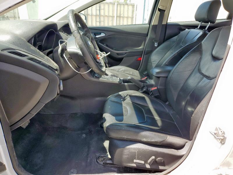 Hatchbacks FORD FOCUS 2015 White