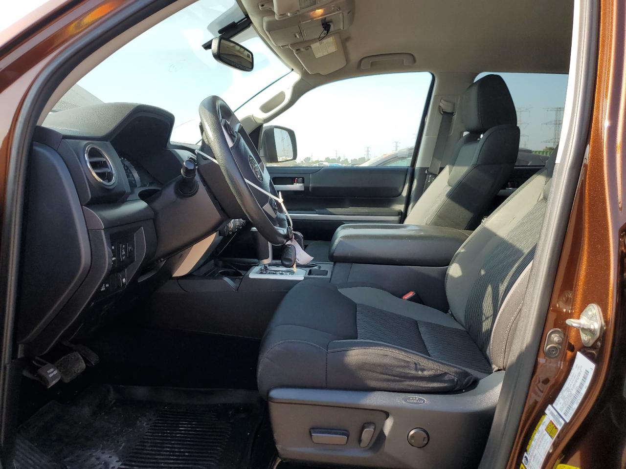 2017 Toyota Tundra Crewmax Sr5 VIN: 5TFDW5F14HX637764 Lot: 64761075